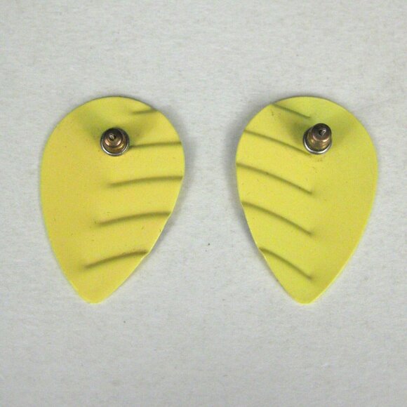 Women's Earrings 1.5 Inch Yellow Black Enamel Teardrop Pierced Stud Repousse - Picture 3 of 4